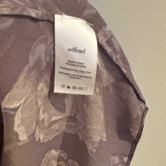 Wilfred| Aritzia| 100% Silk Purple & Brown Floral Short Sleeve Tunic Blouse Sz S - Picture 5 of 6